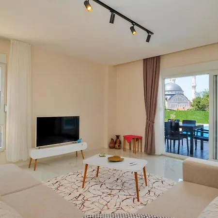 Yesilkoy 3 Bedroom فيلة
