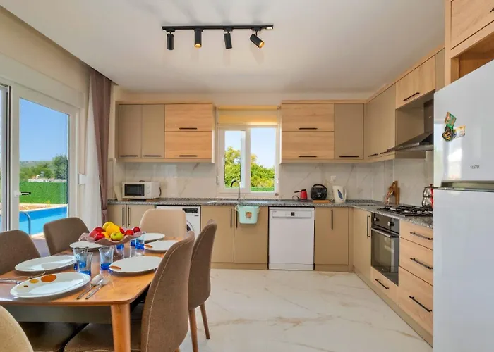 Yesilkoy 3 Bedroom فيلة *