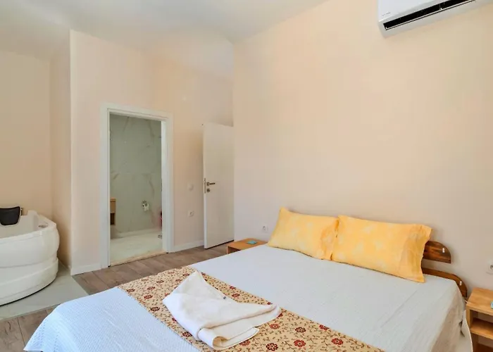 Yesilkoy 3 Bedroom فيلة