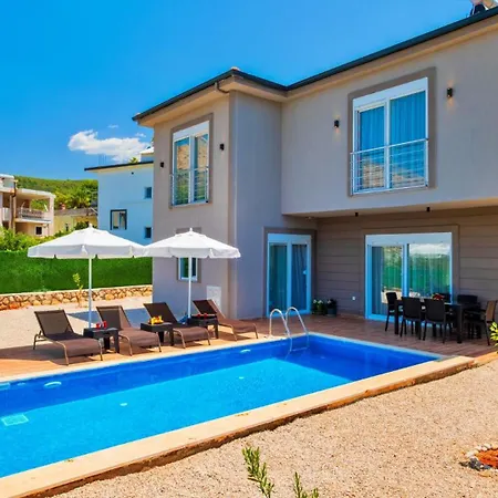 Villa Yesilkoy 3 Bedroom 9374 *