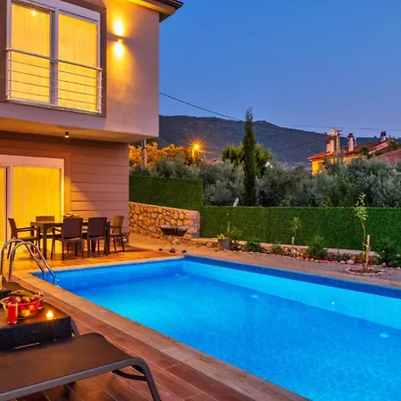 Yesilkoy 3 Bedroom 9374 Villa