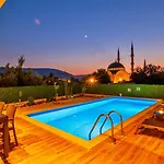 Yesilkoy 3 Bedroom فيلة